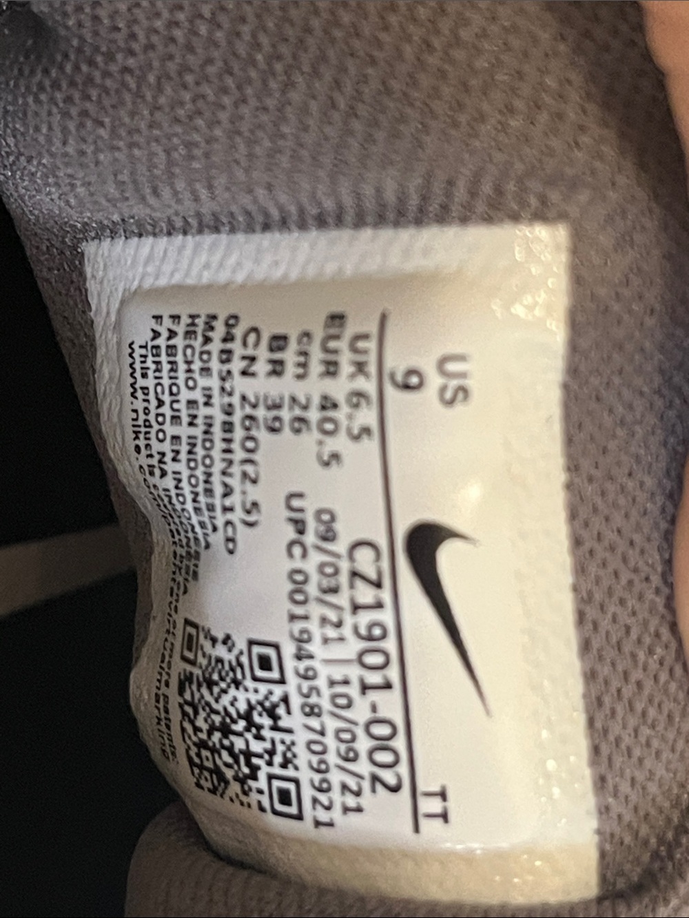Nike Air Zoom Pegasus 38, women’s sz9.
Grey & White. - Picture 6 of 12